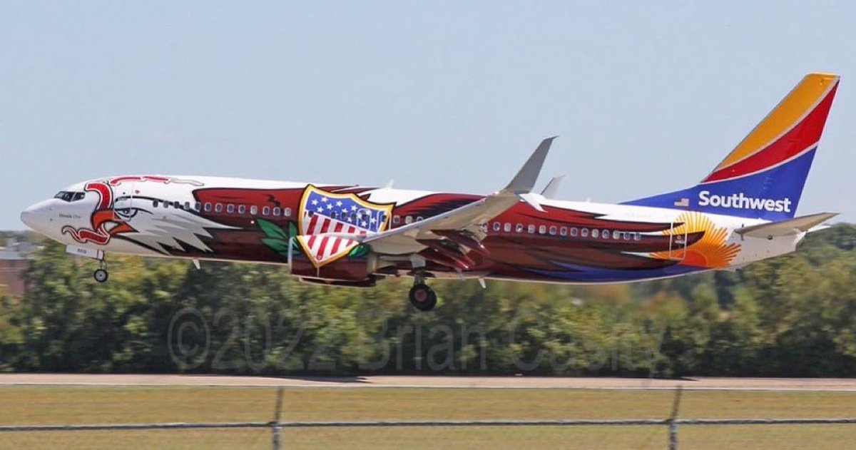 aeroxplorer's tweet photo. Today, Southwest Airlines entered its Illinois One livery back into service, this time on a new airframe. The Boeing 737-800, registered as N8619F, now wears the livery which used to be on one of the airline’s Boeing 737-700 aircraft.
📸: Brian Casity
#n8619f #flyswa #737800 https://t.co/Kt7y9qSR48