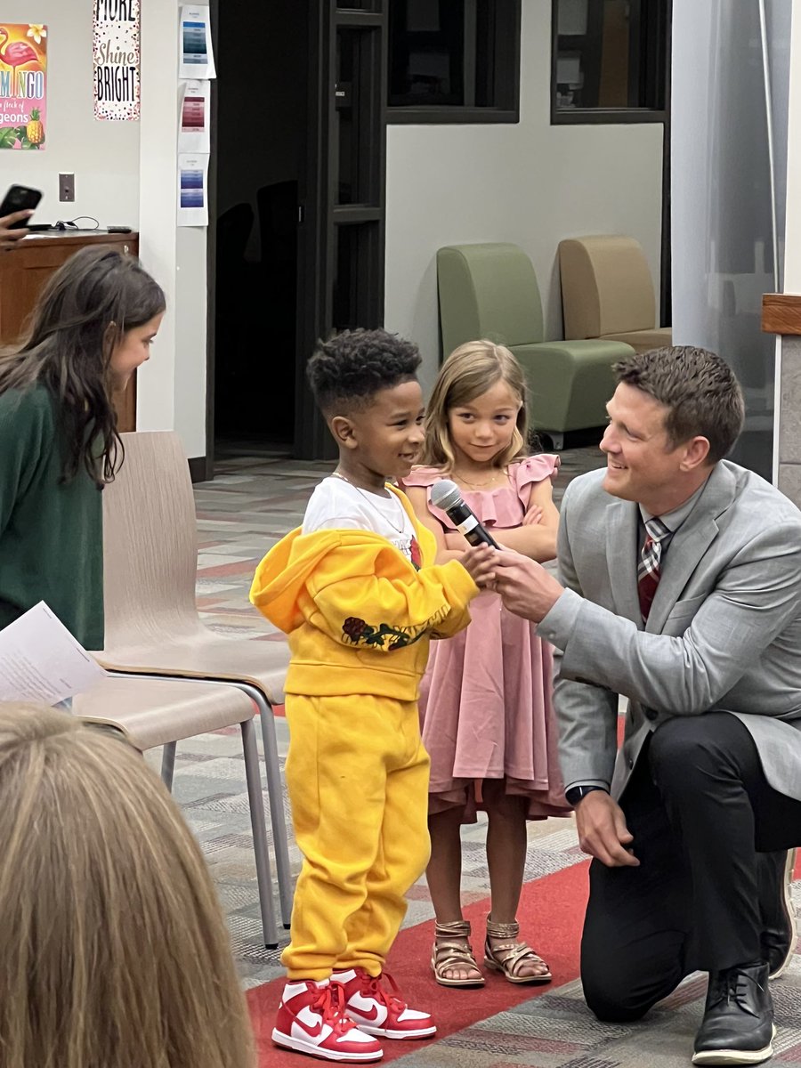 Heart of the Fox tonight where our students got to present about full day kindergarten, PRIDE, 21-22 school art project, and #backtotheBayWay to our Y115 school board. Way to go! Thank you to all those that attended. <a href="/Yorkville115/">Yorkville Community Unit School District 115</a>