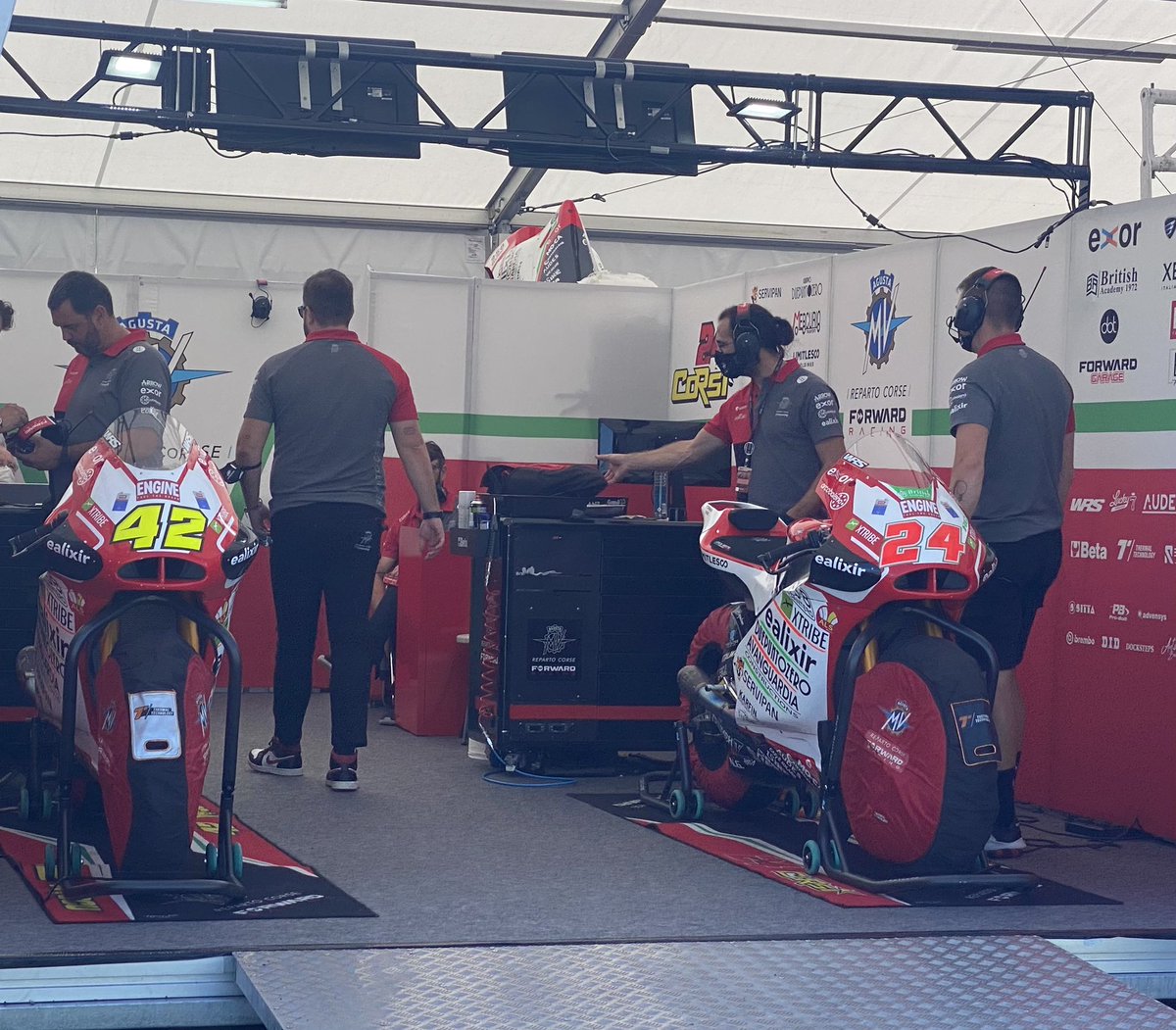 trentasette37_'s tweet photo. アグスタファン向け。
#mvagusta
#moto2
#forwardracing https://t.co/Qz9lw6Jb0g