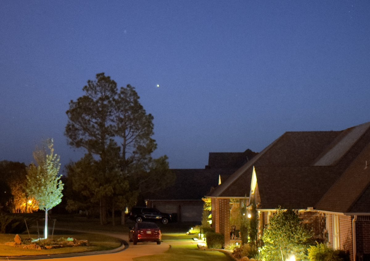 bedlambunch's tweet photo. #jupiter #jupiterwatch #okc #405 https://t.co/vqq5Q6THEA
