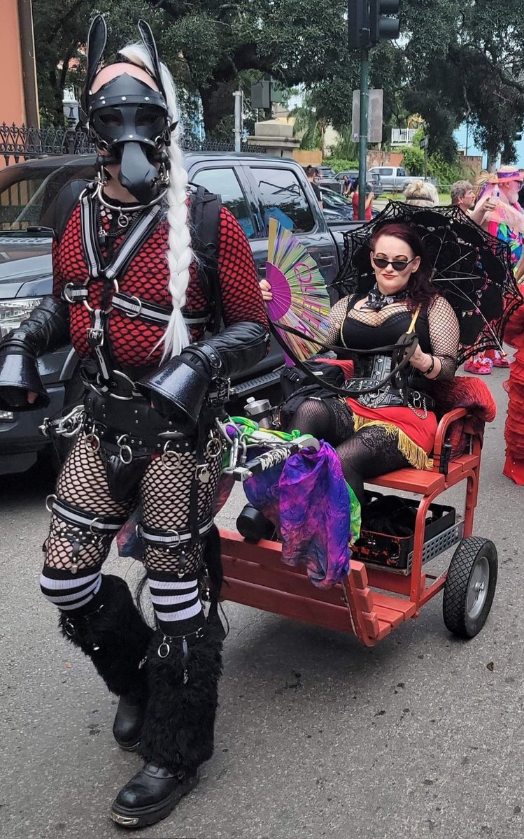 RaynePet's tweet photo. You want more Ponies on Parade at #decadence?  Here you go! 😁
@MistressEve69 https://t.co/KAW8bZUHnK