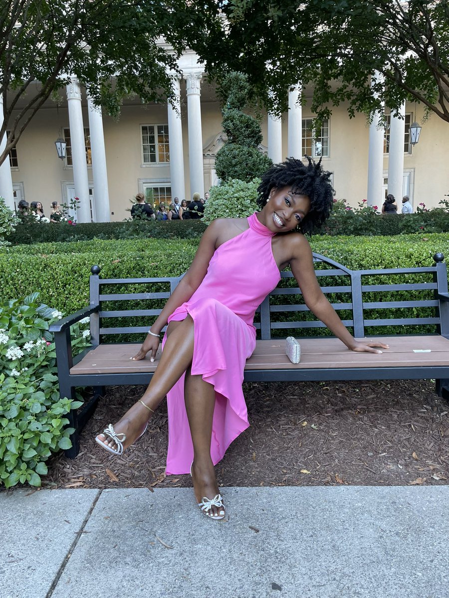 DrJabz_TheDerm's tweet photo. Felt good to be out of my scrubs!
PS- I love being an attending! 🥹💖
#DermLife https://t.co/fciOm5K3CK