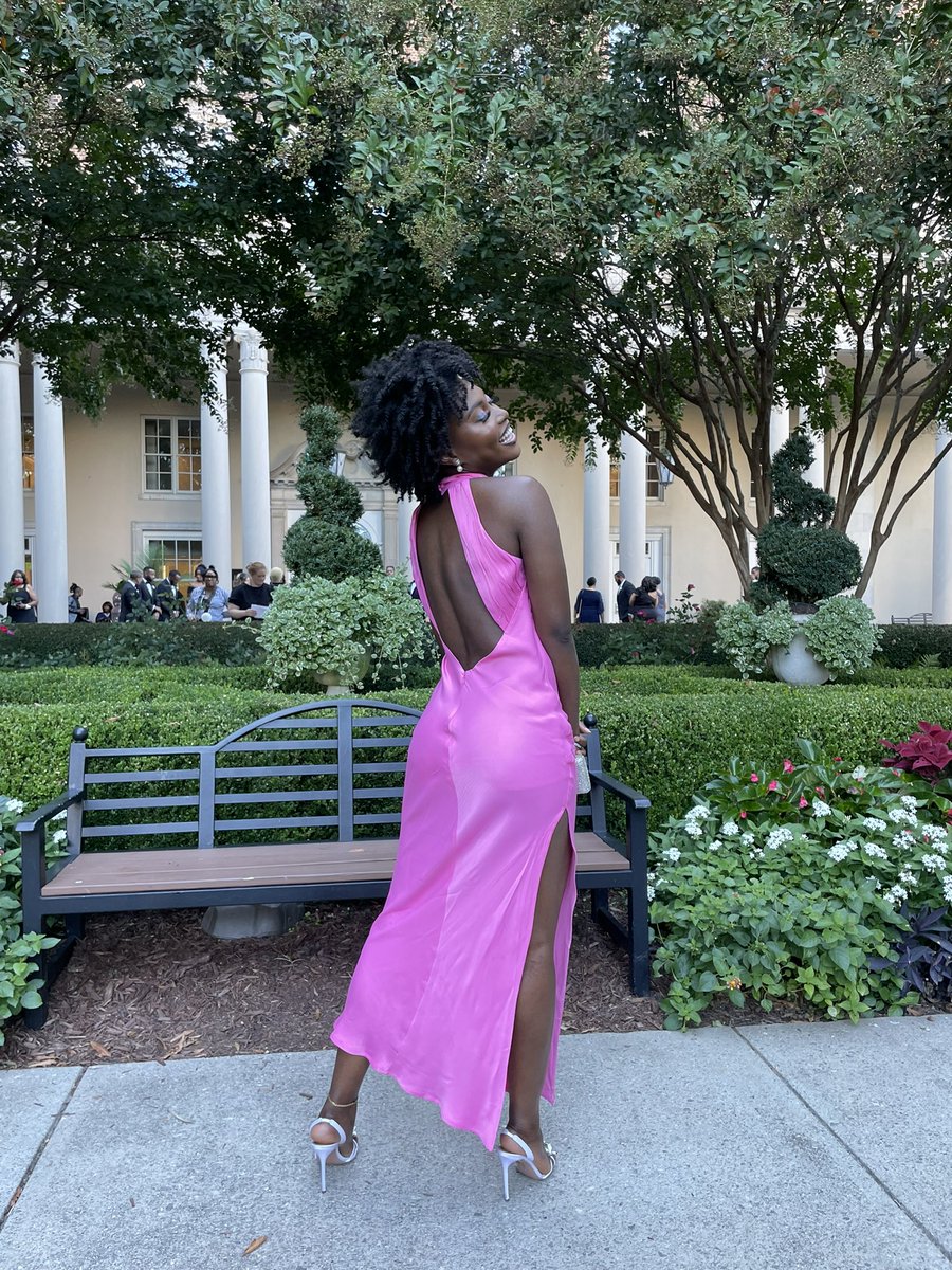 DrJabz_TheDerm's tweet photo. Felt good to be out of my scrubs!
PS- I love being an attending! 🥹💖
#DermLife https://t.co/fciOm5K3CK
