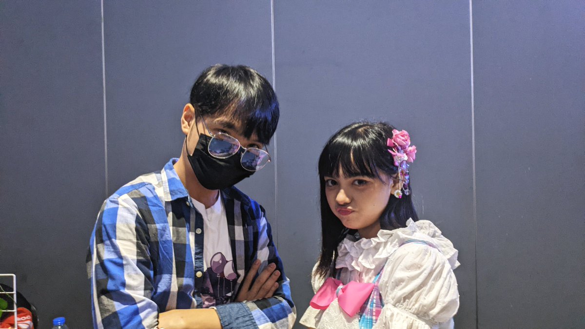yuugenkunshi's tweet photo. 5 rounds of Janken w/ @cjan_elaurza 
Result: 2 wins, 3 loses
Hulaan niyo na lang kung sino. https://t.co/8fGfxkbu3I