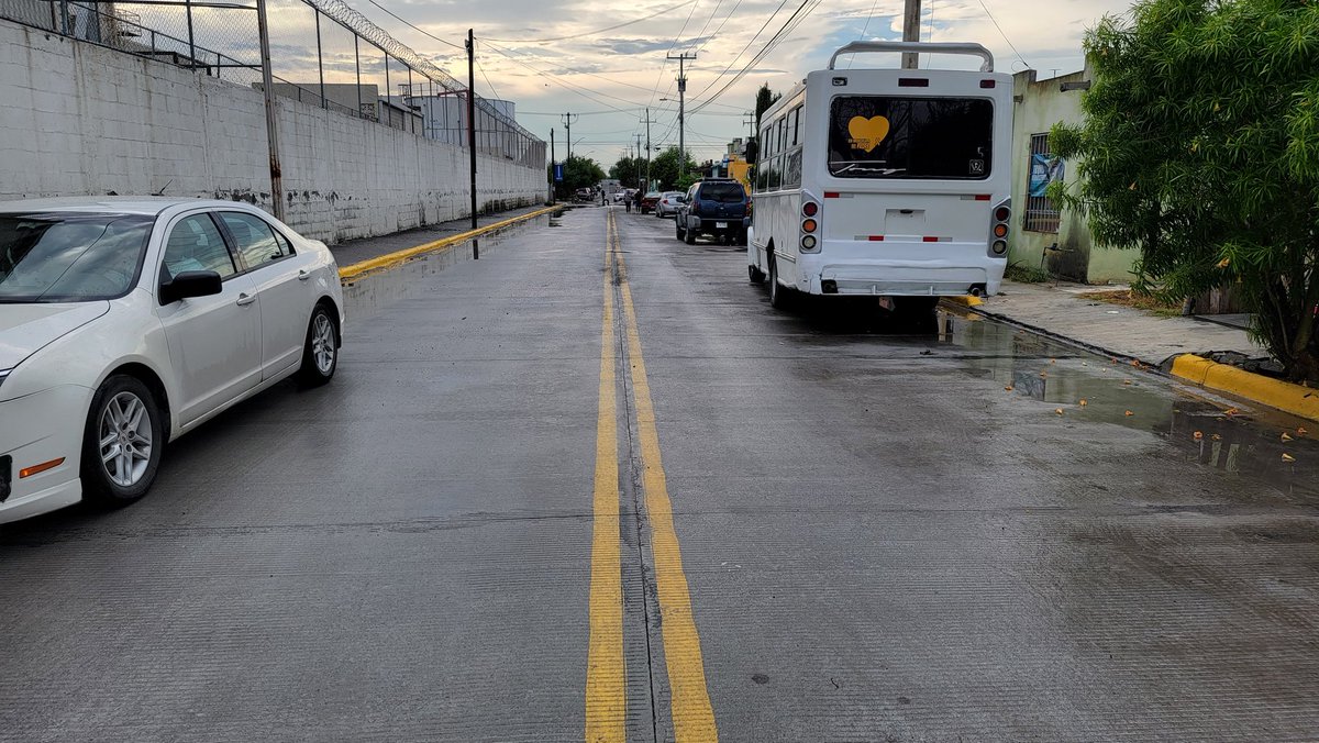 Luego de al menos 3 décadas familias de #Reynosa recibieron respuesta a la petición.

Hoy se realizó la inauguración de 7 obras más de pavimentación con concreto en las colonias: #Arboledas, #ReservaTerritorialCampestre, #LasCamelias, #LaCima, #VillaFloridaB y #VillasDelRoble.