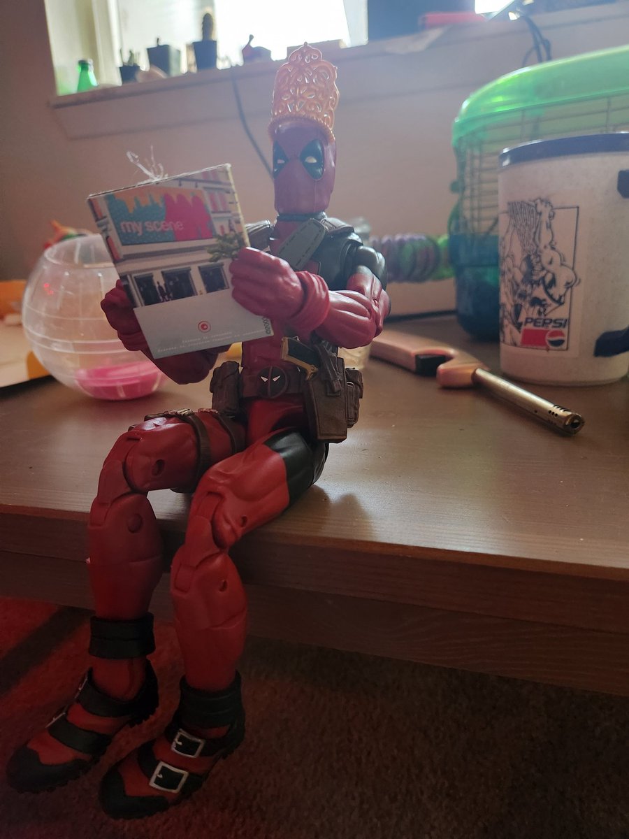 Darthpool177's tweet photo. Belated b-day present from the kiddo. Little twerp knows me pretty well. #MaximumEffort #SpoiledDad 

#Deadpool @VancityReynolds @GailSimone https://t.co/aljoblM2mG