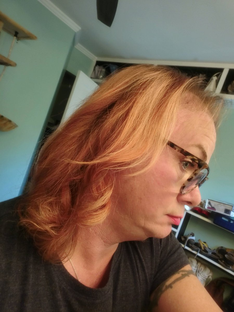 Timbernic's tweet photo. Got my hair done today adding a touch more blonde in with the red and copper. Then ran out to #Biminis oyster bar to get some crab and shrimp broil. https://t.co/1nJxrq6YVa