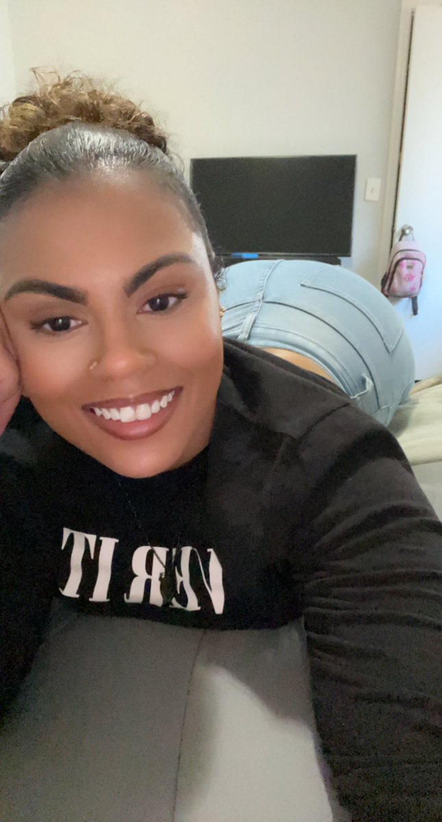 Im_SweetVenom's tweet photo. HEAVY‼️ face card ain’t never declining 💅💪🏽😍 #illcallyoudaddy #ifyougivemeareasontoo #milf #facecard #bigfine #thickshortgirlswinning #views #backdip #allcurvesnobrakes #prettysmile #prettyface #blackisking #capeverdean #westafrican https://t.co/14WriIS2Pj