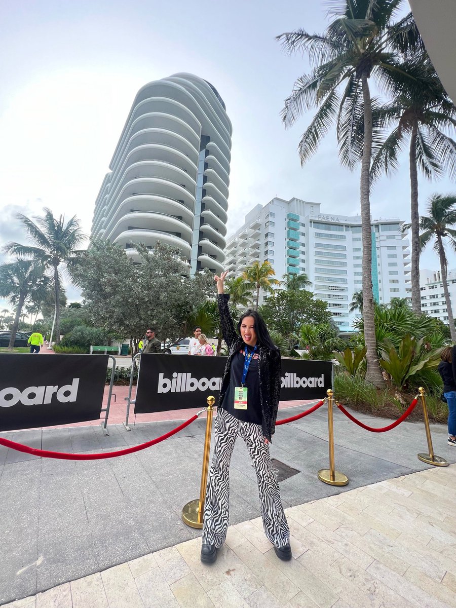 itsfernannda's tweet photo. Mi look de hoy para los @billboardlatin #BillboardLatinWeek #billboardlatin https://t.co/1X4zPjx1bV