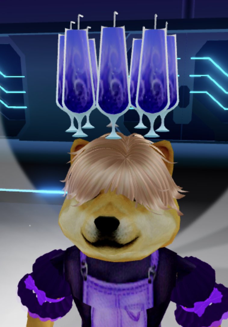 meboxdoge's tweet photo. HALLOWEEN HALO 2022 LEAKED!
#royalehigh https://t.co/UH8U03sE2c