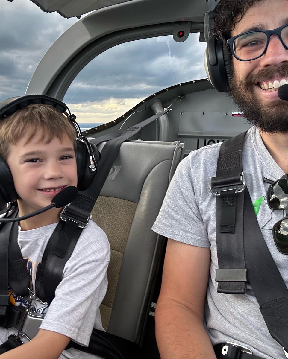PilotConway's tweet photo. Finally got the kiddo up in the air! Weather was good and the plane was available so rookie advantage of it. https://t.co/TD2lykvUbX