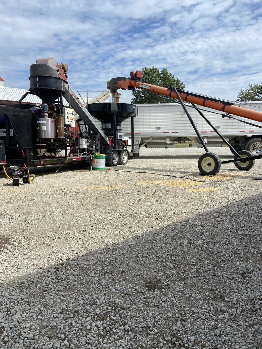 BDallmanDEI's tweet photo. Always great to hear from a customer/friend saying our CeresUS IM wheat treatment is coating better than the other stuff they were using before! @DirectEntInc #TheDEIdifference #CeresUSIM #seedtreatment https://t.co/TijoCBLRTf