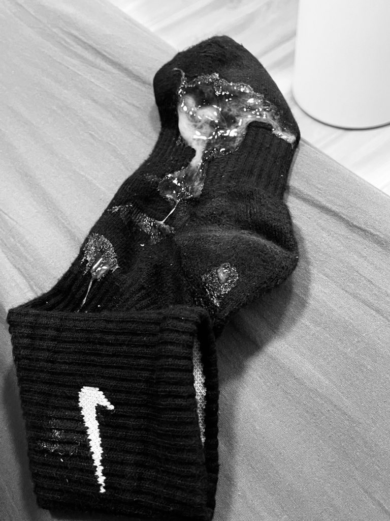 _NIYIFAN's tweet photo. 憋的难受😣 https://t.co/aDJPWGy4S6