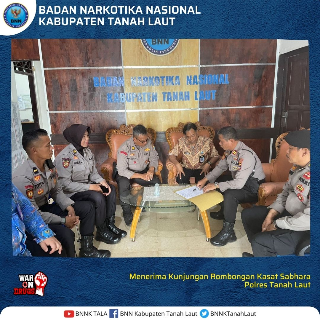 bnnktanahlaut's tweet photo. Menerima kunjungan rombongan dari Kasat Sabhara Polres Tanah Laut Bapak Winarno dalam rangka MoU antara Polres Tanah Laut dengan BNN Kabupaten Tanah Laut.
#WARONDRUGS
#HIDUP100PERSEN
#STOPCORONA
#DALASHANGITKADANARKOBA https://t.co/qsu04F3j5X