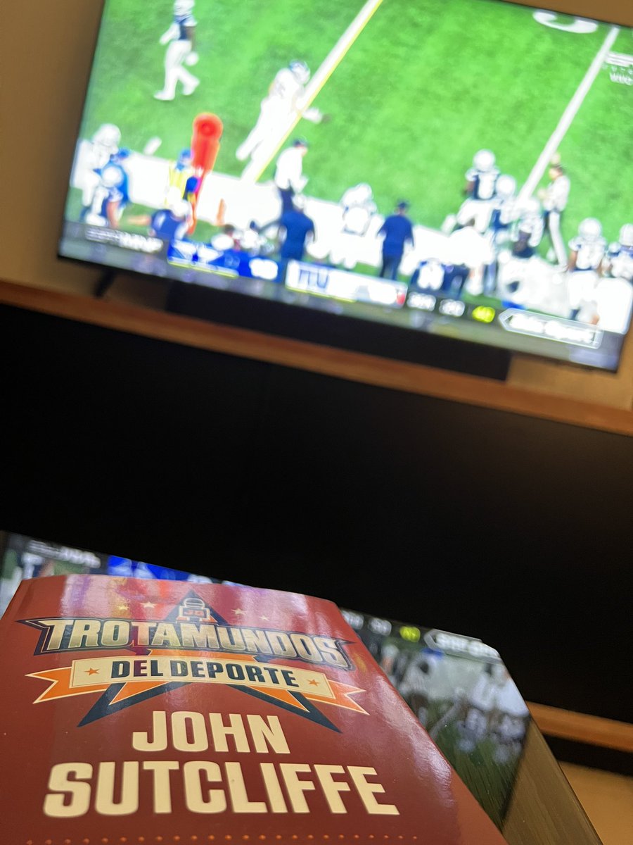 jozeluix's tweet photo. Monday night fooootball @espnsutcliffe #trotamundos https://t.co/WHDqwlZtrm