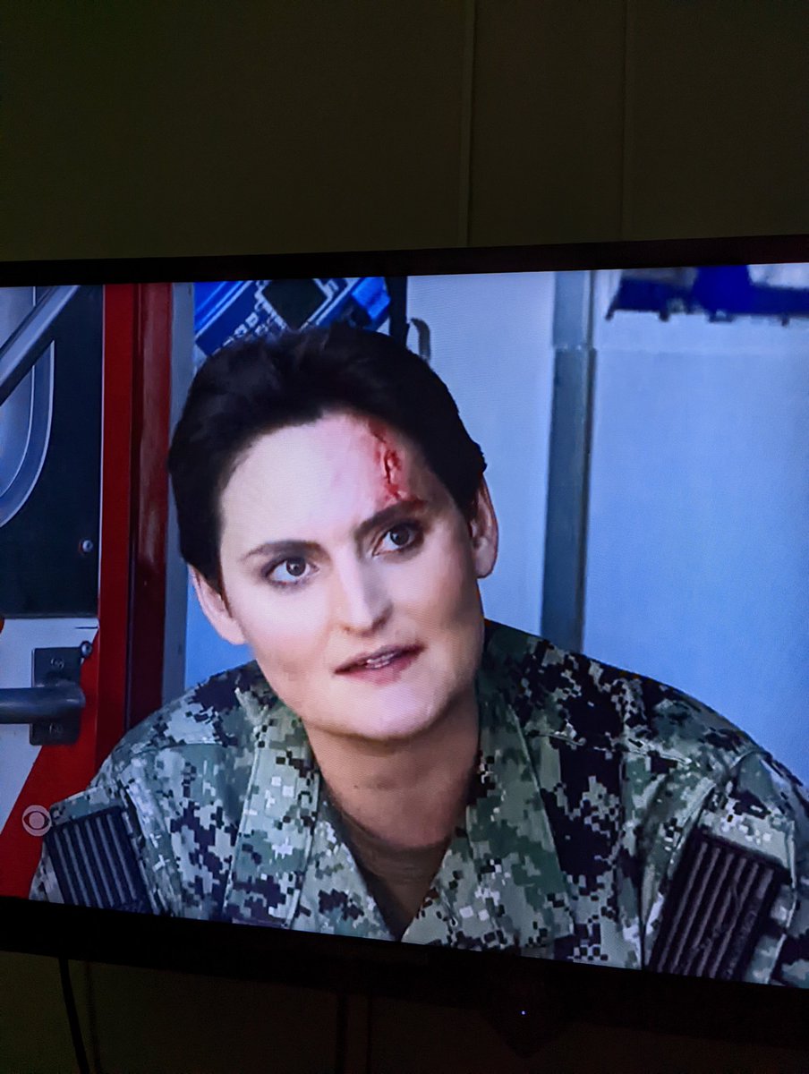 RecycleGrrl's tweet photo. Good Evening #StarTrek fans 🖖🏻❣️
I saw @marythechief  on NCIS S20 ep 2 tonight. Looking Powerful 🎇
😁🌞💗 https://t.co/Lad3bm6UN4