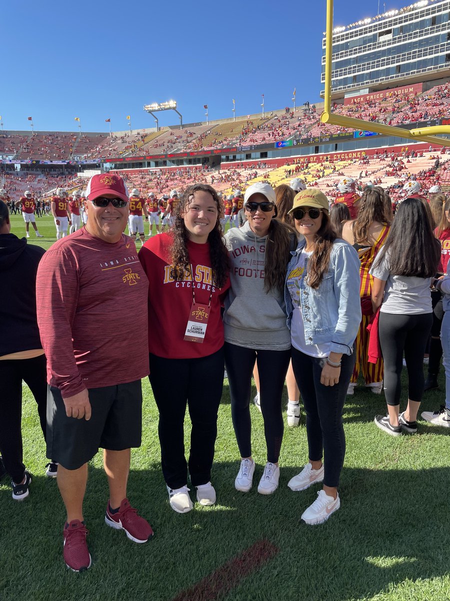 Lauren Schurman tweet media