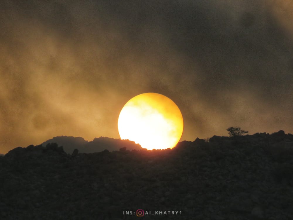 شروق الشمس من جبال وادي بني غافر #الرستاق وسط أجواء ضبابية #صباح_الخير
بعدسة/ محمود الخاطري <a href="/al_khatry1/">‏محمود الخاطري</a>
#شبكة_رذاذ_الشتاء