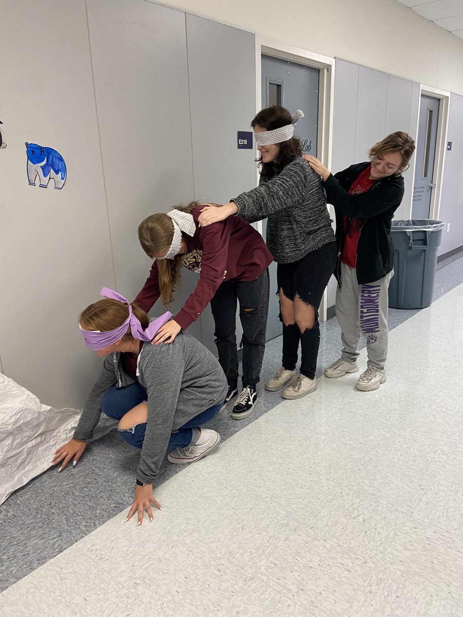 Knightlife_MHS's tweet photo. Building Connections Challenge!💜@MISDCareerTech @tennison_toni @MHS_Starkey_AP @MrHollander_MHS #mhscte #cteconnections https://t.co/28r2FWleIM