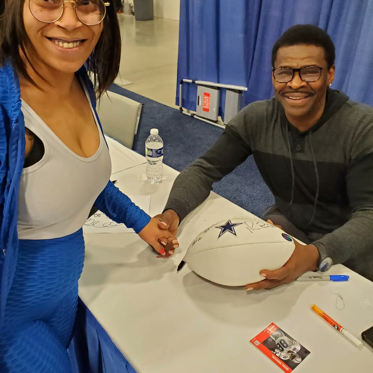 badredbone404's tweet photo. @DezBryant I just saw you in the booth celebrating @_CeeDeeThree TD!!! I need both of you to sign my #88 ball!!! What I gotta pay?? https://t.co/BubE1aoURT