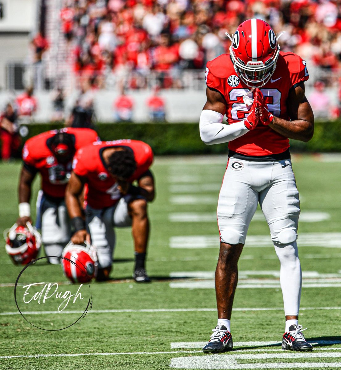 epugh4846's tweet photo. Had the chance to shoot some photos at Saturday's game. Here are just a few #GoDawgs https://t.co/aijtydtJ93
