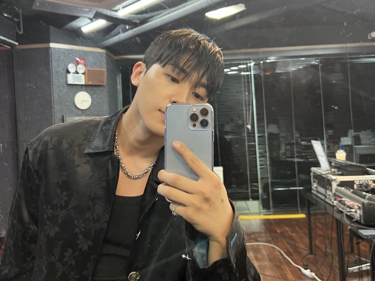 clefcrew's tweet image. COLOR PROJECT, Pt.2 #창조_DANGER
▶▶ 멜론 비하인드 컷
asq.kr/YInrfJq1nO

#컬러프로젝트 #ColorProject #DANGER #창조
#틴탑_창조 #teentop #Changjo 
#Burgundy #멜론 #비하인드컷
#CLEFCREW #KPop #아이엠프로젝트 
#클래프컴퍼니 #CLEFCOMPANY