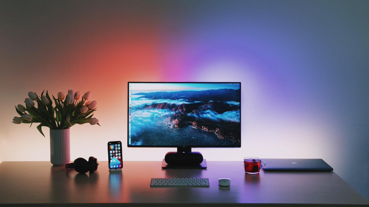 uptechable's tweet image. Minimal yet cool! ❤️ 🆒

#uptechable #apple #appleairpods #appleevent #appleiphone #applemusic #applepencil #applepie #appleproducts #applewatch #designyourworkspace #deskgoals #gaming #gamingroom #gamingsetups #homeoffice #iphone