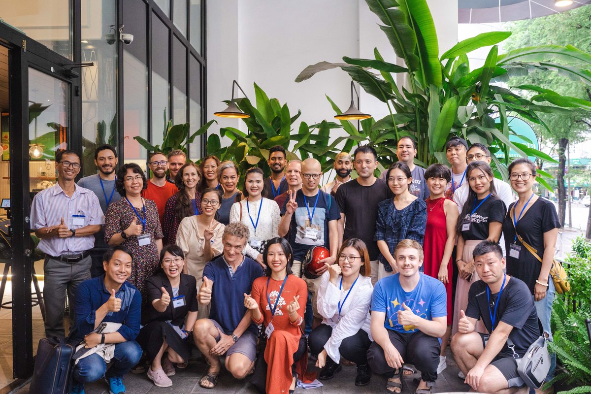 VLStudies's tweet photo. The #2 meeting of Vietnamese Circle - a language club for Vietnamese learners by VLS
See more photo here: https://t.co/OUWvHD1Ex9
#vlstudies #languageclub #language https://t.co/ciG6XdJ7sJ