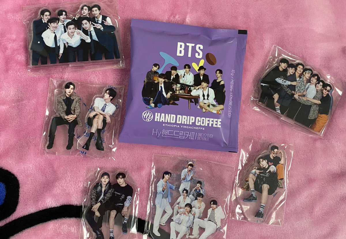 edzjanebriel's tweet photo. Sis @cyndsky66 thank you for the coffee and @mUrNi_RoO for the standees they are soooo gorge. Have to find a place to displace them all. Once again we shared. Happiness. #bts #jungkook #suga #jin #NAMJOON #TAEHYUNG #Jhope #jimin #allforBTS💜💜💜 https://t.co/CR38LIq5Au