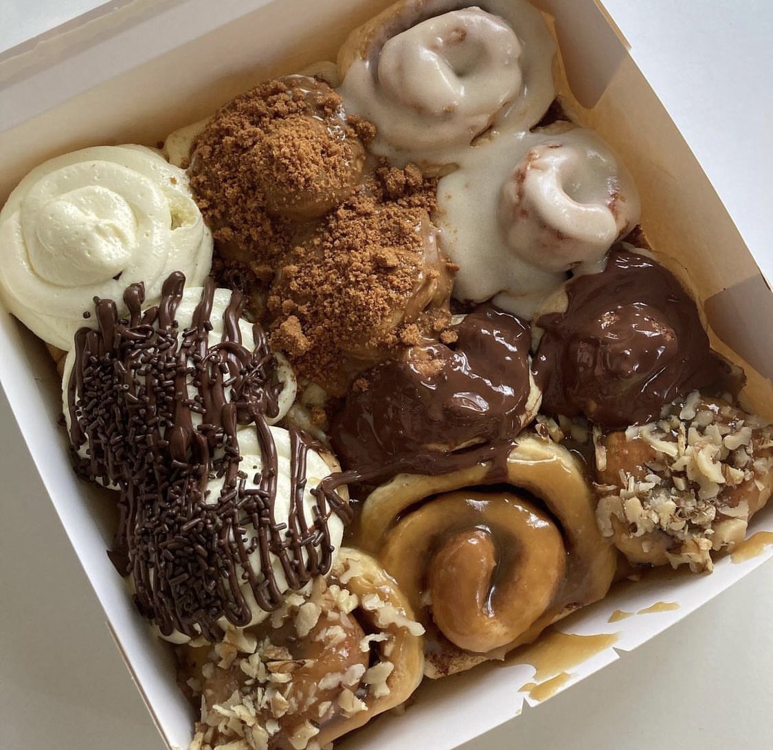 bakedthings4u's tweet photo. Assalamualaikum

Open order cinnamon rolls for Shah Alam people untuk esok with flat delivery RM 10 only ❤️

Siapa yang dah lama craving tu boleh order untuk esok 😋 https://t.co/UZz5Q5cr8N