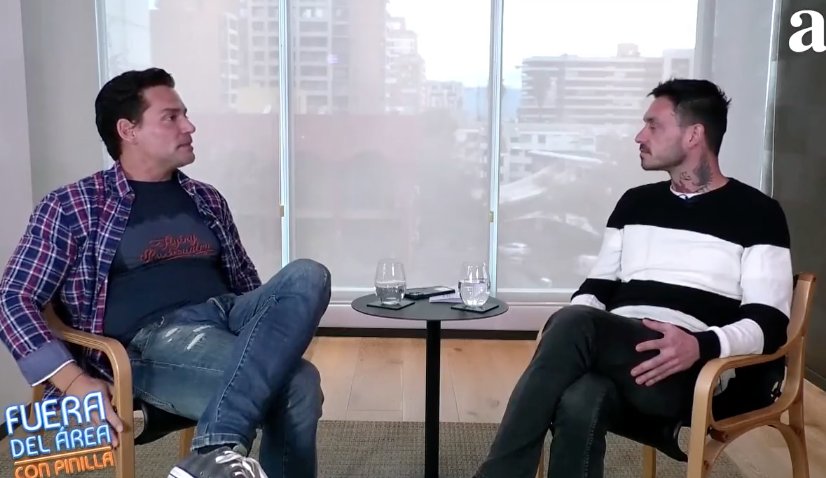 danitrecanao's tweet photo. Pinilla y Cristián de la fuente, hay q hacer una constitución q nos una:
Artículo 1 : Chile Es un Estado Infiel, Y Como el Culo https://t.co/dvl45z6UXy