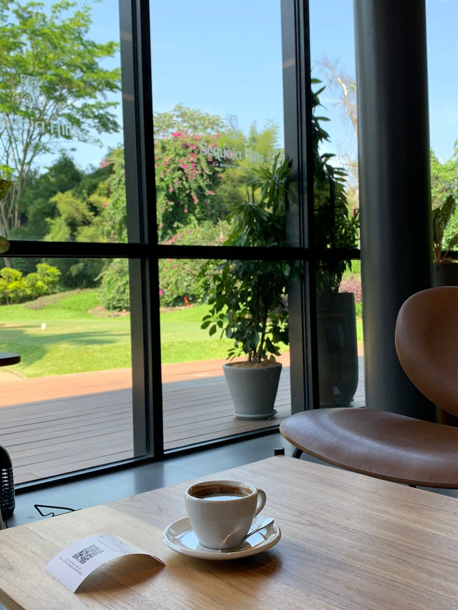 SkinBae_id's tweet photo. Kalau kata orang sih "working with a view", ada yg mau nemenin MinBae? 😁 크크크 https://t.co/MC3LyaTtmH