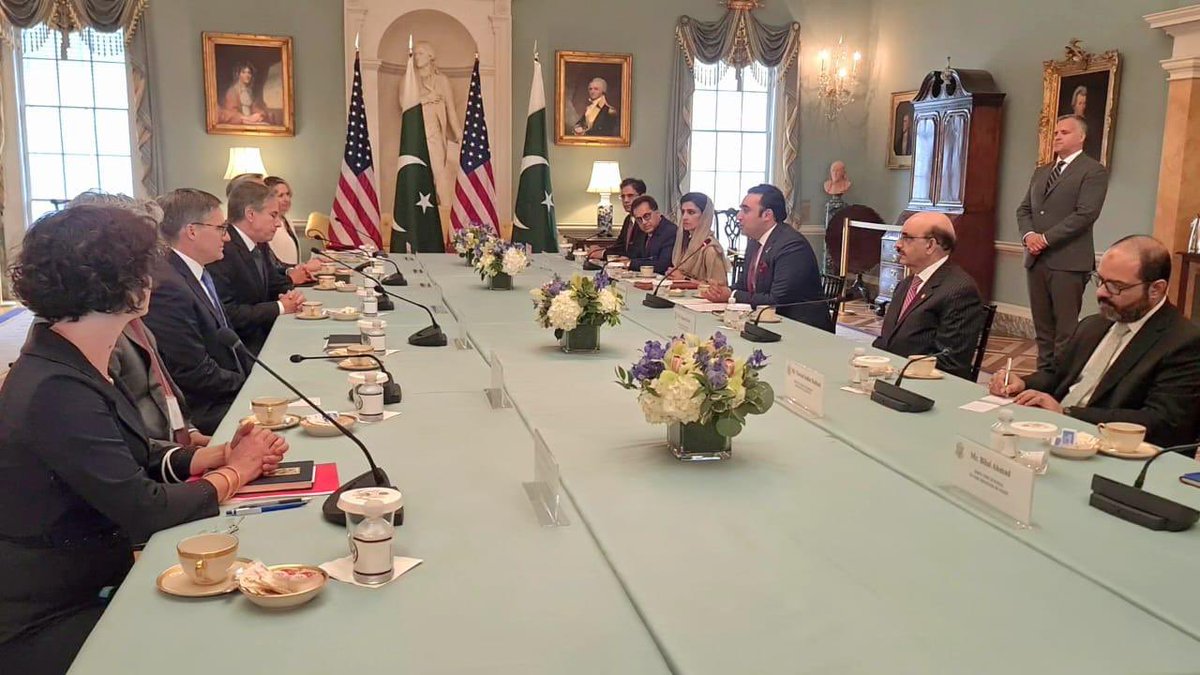 BBhuttoZardari's tweet photo. Pleasure meeting @SecBlinken at @StateDept today. Took stock of enhanced bilateral engamants in trade , energy, food, health & areas of mutual interest and cooperation. Grateful for 🇺🇸 continued support following the devastating climate catastrophe in 🇵🇰. #DiplomacyisBack https://t.co/Avoq4DIS19