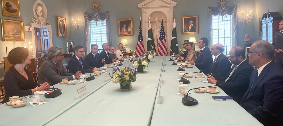 BBhuttoZardari's tweet photo. Pleasure meeting @SecBlinken at @StateDept today. Took stock of enhanced bilateral engamants in trade , energy, food, health & areas of mutual interest and cooperation. Grateful for 🇺🇸 continued support following the devastating climate catastrophe in 🇵🇰. #DiplomacyisBack https://t.co/Avoq4DIS19