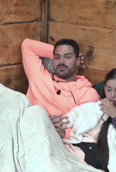 Gabicaldas___'s tweet image. Só reparem nisso aqui e depois me falem quem é casal tá na cara que ker e shay são um casal #afazanda #taline #Shayline