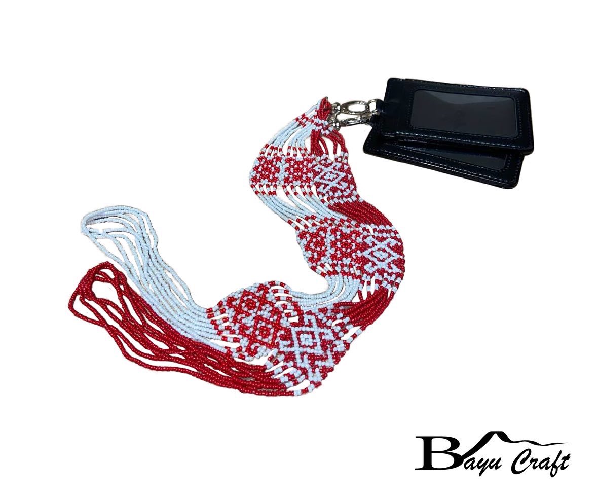 Vinusak Beads Lanyard is a contemporary craft that combines Lanyard + Vinusak Beads that are mostly found in Kudat,Sabah. We have multiple colors choices.

Get these products at ; 

📍 Galleria Artisan
      Menara Kinabalu
      Mon-Fri
      9am - 5pm 
facebook.com/commerce/produ…