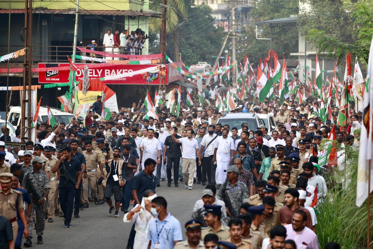 INCIndia's tweet photo. With each passing day, #BharatJodoYatra is witnessing unprecedented support from the people of Kerala. We keep the fight on with Tiranga in our hearts &amp; hands 🇮🇳. https://t.co/8F6B5AIFFm