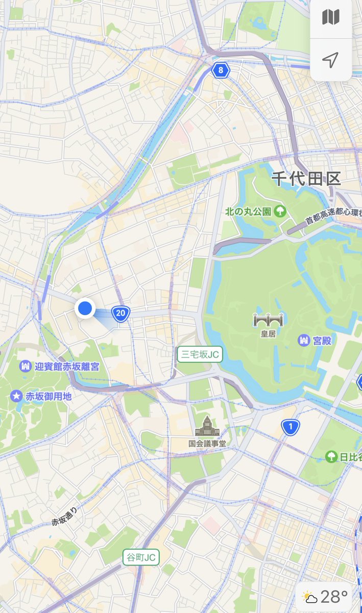 morikouji_ama's tweet photo. 安倍晋三元総理の国葬
献花最後尾は四谷駅まで
この状態をマスコミはどう報道するのか。
＃国葬 https://t.co/fJWvRLKV5C