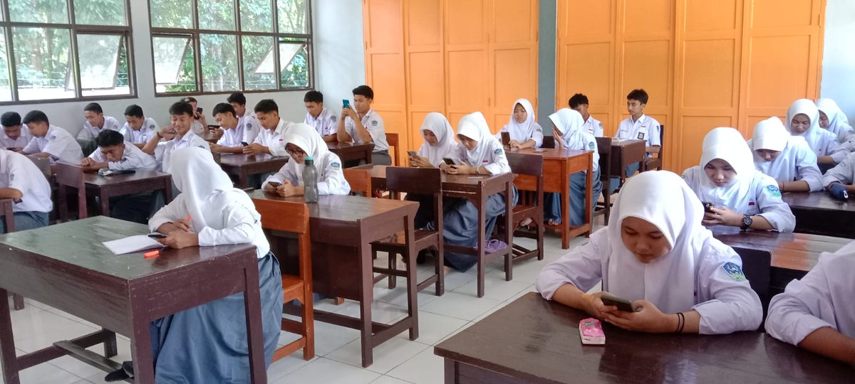 sman1simpenan's tweet photo. Hari Kedua PTS dan STS

@disdikjawabarat
@cadisdik5
@GumikTaher
#kcdv #sts #pts #smanis https://t.co/M0g2Eq0WOX
