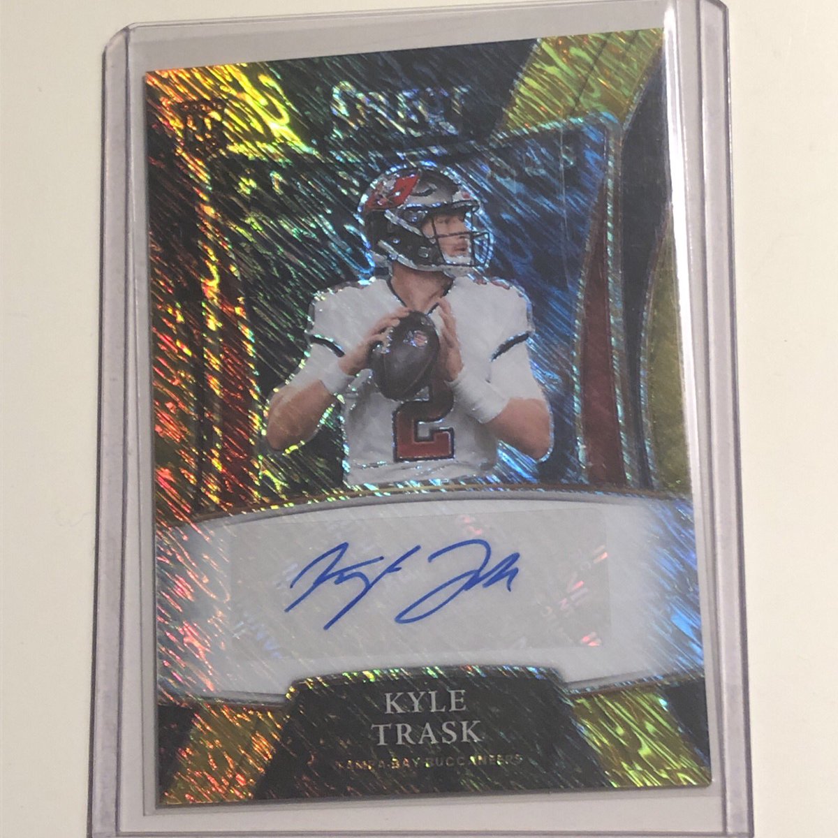 Lucas49832084's tweet photo. @CardPurchaser Kyle trask select gold shimmer auto/10 https://t.co/cMyvp71BNP