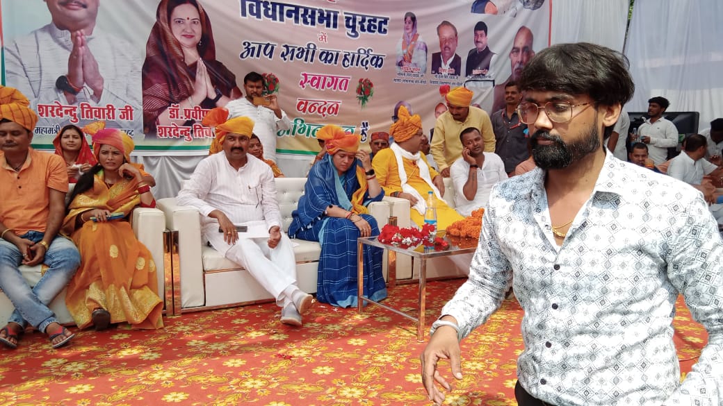 ajay_magic's tweet photo. #न_रुका_है_ना_रुके_है_न_रुकेंगे
#जब_तक_सांस_है_तन_में_चलते_रहेंगे
#चंद्रेह_शिवशक्ति पद यात्रा एवं #जलाभिषेक की कुछ झलकियां भैया @sharadendu_bjp जी वा भाभी मां प्रवीण तिवारी जी एवं भैया संजय तिवारी जी की दिन रात #गरीबों की #सेवा का फल आज पूरा #मध्यप्रदेश देख रहा है हर हर महादेव https://t.co/gdxlbEuanr