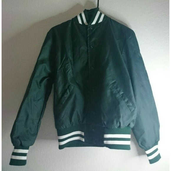 LauraMunoz96's tweet photo. So good I had to share! Check out all the items I'm loving on @Poshmarkapp #poshmark #fashion #style #shopmycloset #puma #mecasportswear #nba: https://t.co/yBhxVadPrY https://t.co/u717sACMss