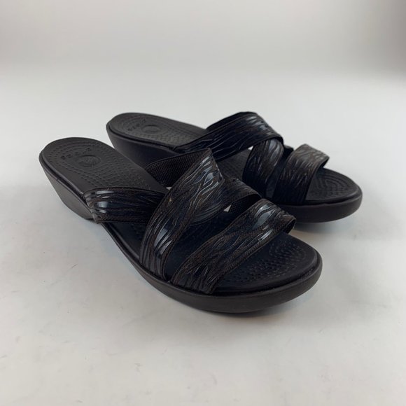 Grayson4PM's tweet photo. So good I had to share! Check out all the items I'm loving on @Poshmarkapp from @IndycarErin @jm5237 #poshmark #fashion #style #shopmycloset #crocs #nfl #anntaylor: https://t.co/eYhjGbbAKk https://t.co/CAFxbt7Lhl