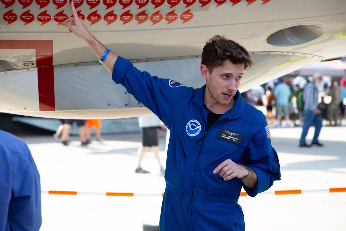 TheTropicNick's tweet photo. Lots of new folks so: 

Hi! I’m Nick Underwood. I’m an engineer for the NOAA Hurricane Hunters. I’ve been hunting hurricanes and supporting science missions aboard these aircraft for the last six years. I’m flying with a crew into Hurricane #Ian in a few hours. Ask me anything. https://t.co/SAxjpDJl1s