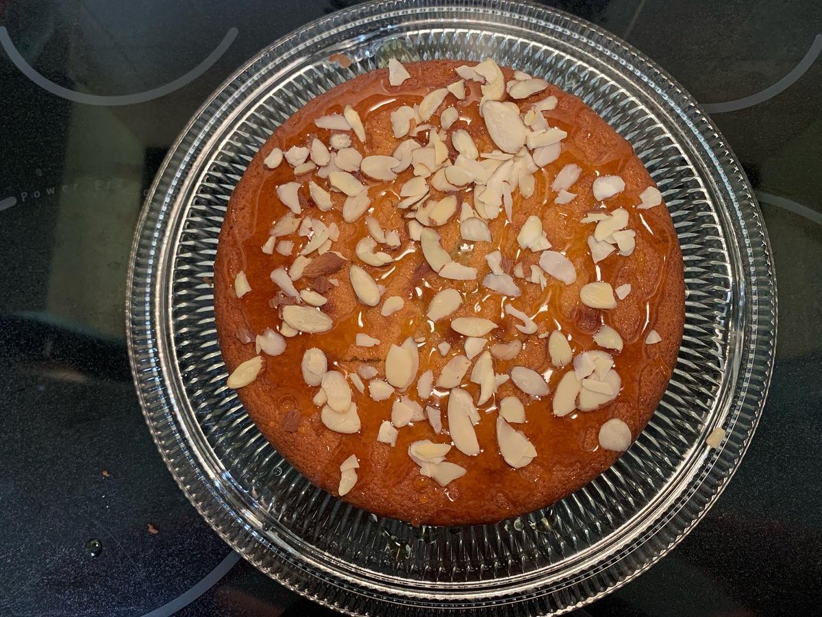 RoseCollette's tweet photo. Nighttime bakes are my favorite! Honey Almond Cake 😋 https://t.co/Eo5MViBptc