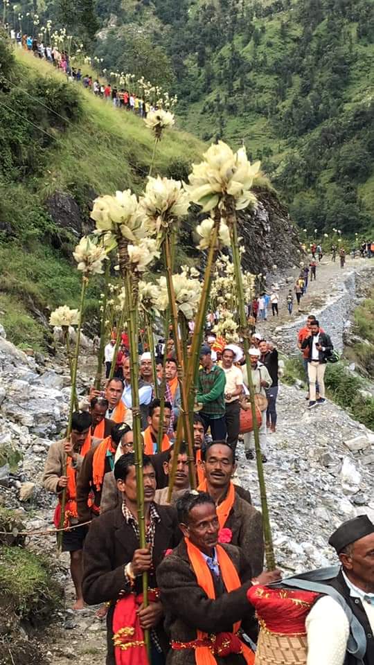 shubhamtorres09's tweet photo. The #Wettest & Most #Beautiful Villages of North #India 🇮🇳🏔️🏞️🌧️
#Tradition #Art #Culture & #Dance
#Shama - #Liti - #Gogina - #Kimu - #Bhanar
Thread of Images 🔽
#WorldTourismDay #WorldTourismDay2022 #Uttarakhand #Bageshwar https://t.co/wybdqYRe5t