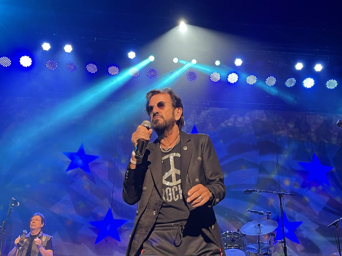 Wow what a great night thank you Montreal first gig in Canada. Peace and love. 😎✌️🌟❤️🥦🎶🌈🍒☮️