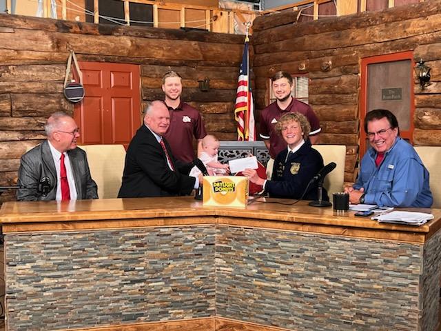 BenRussellFFA's tweet photo. Thanks to Tom Whatley and Edward Oliver for inviting us out to the front porch this morning to present our chapter with a check to pay for National FFA Convention. Appreciate our public officials that support our student organizations and give back to students in their community! https://t.co/XuQrvXHlJU
