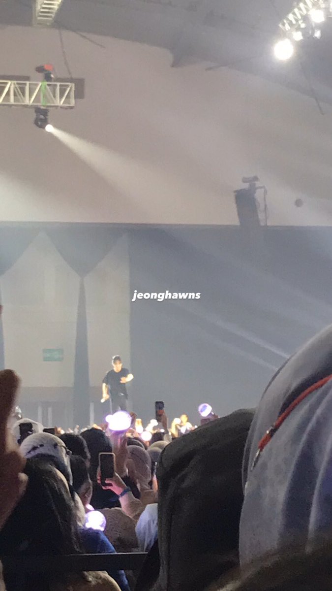 jeonghawns's tweet photo. hi ive been inactive but i saw svt on the 24th!!!!! have some tiny jeonghan pics https://t.co/p1r3bmk1bi