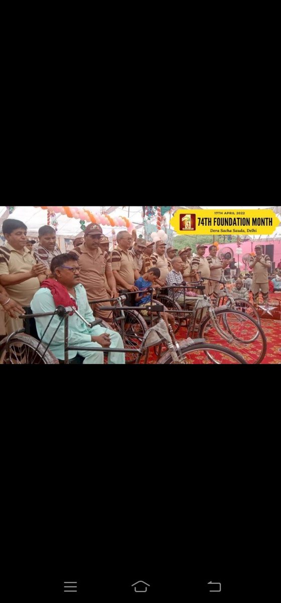 mannu_sabherwal's tweet photo. दिव्यांग हमारे देश का अभिन्न अंग है। तो उनको भी समाज में बराबर का दर्जा प्राप्त होना चाहिए।लेकिन सामाजिक बंधनों में उनको बांध दिया गया है तो #DerasachaSauda के अनुयायी ��से लोगो की मदद करते हैं उन्हें विल्चेयर और जरूरत का सामान वितरण करते हैं #CompanionIndeed
#DeraSaudaSauda https://t.co/7tnYHgcs4U